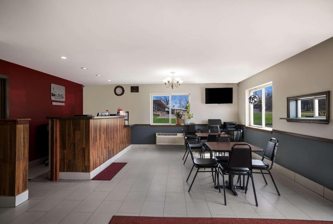 Econo Lodge Inn&Suites Canandaigua Esterno foto