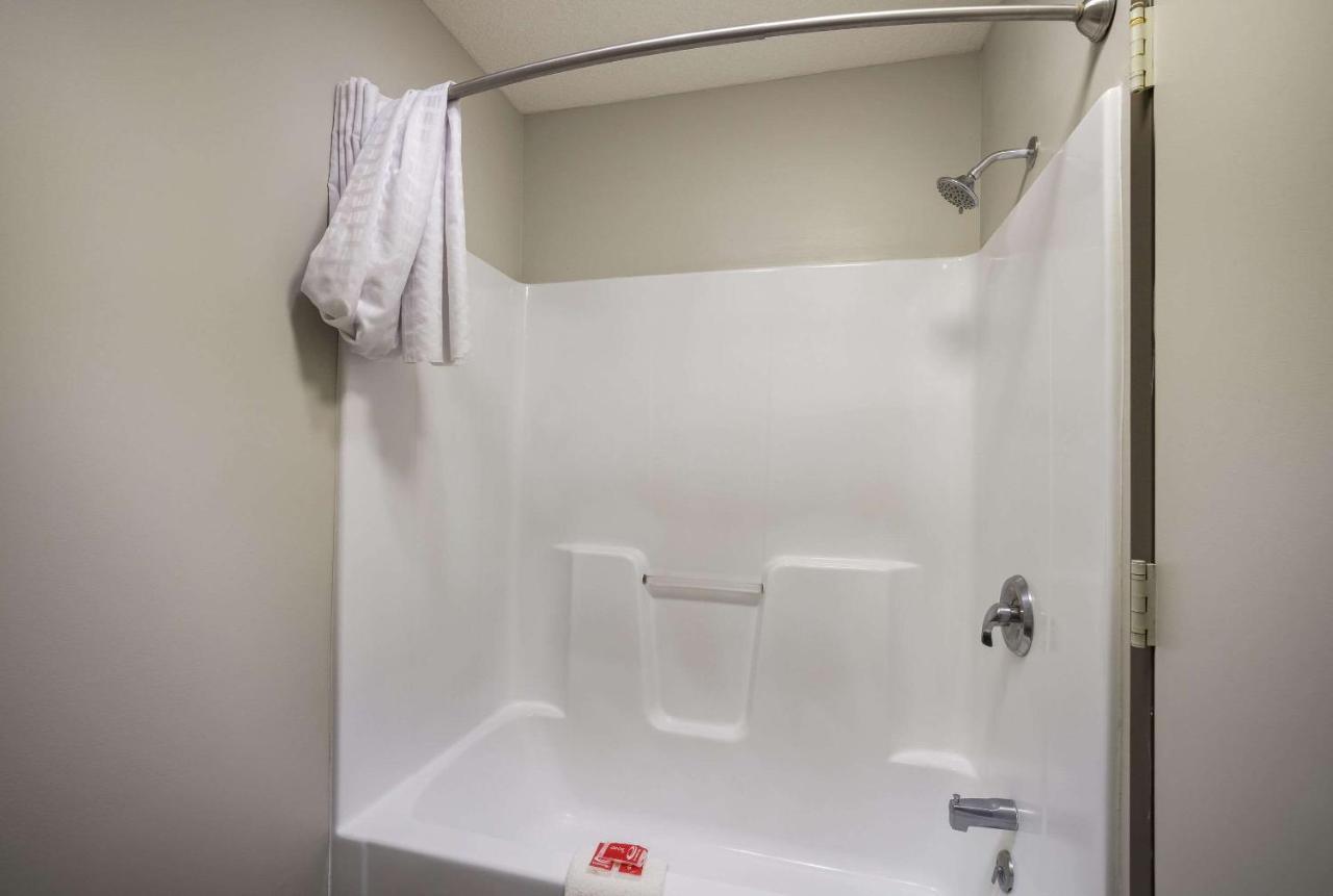 Econo Lodge Inn&Suites Canandaigua Esterno foto