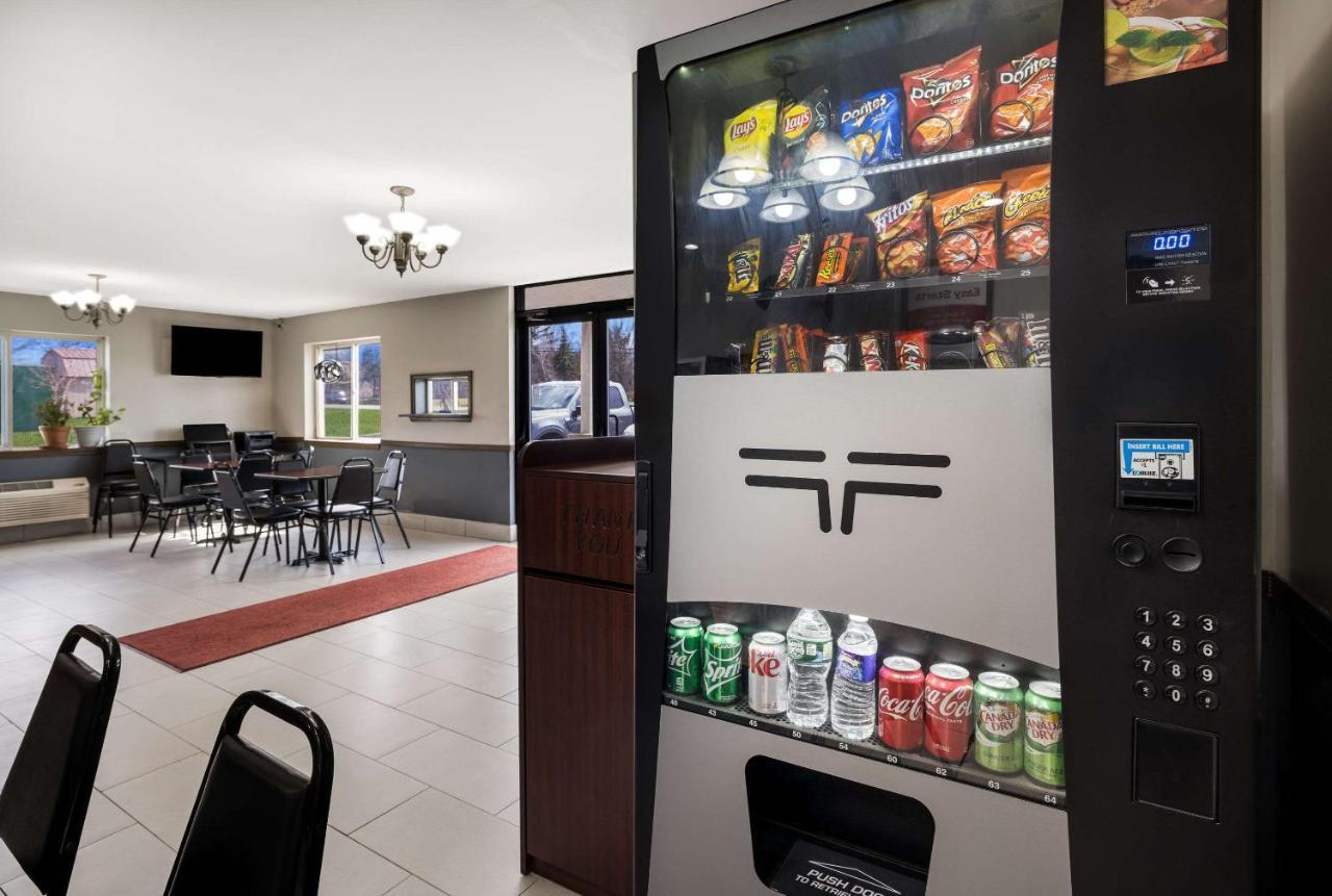 Econo Lodge Inn&Suites Canandaigua Esterno foto