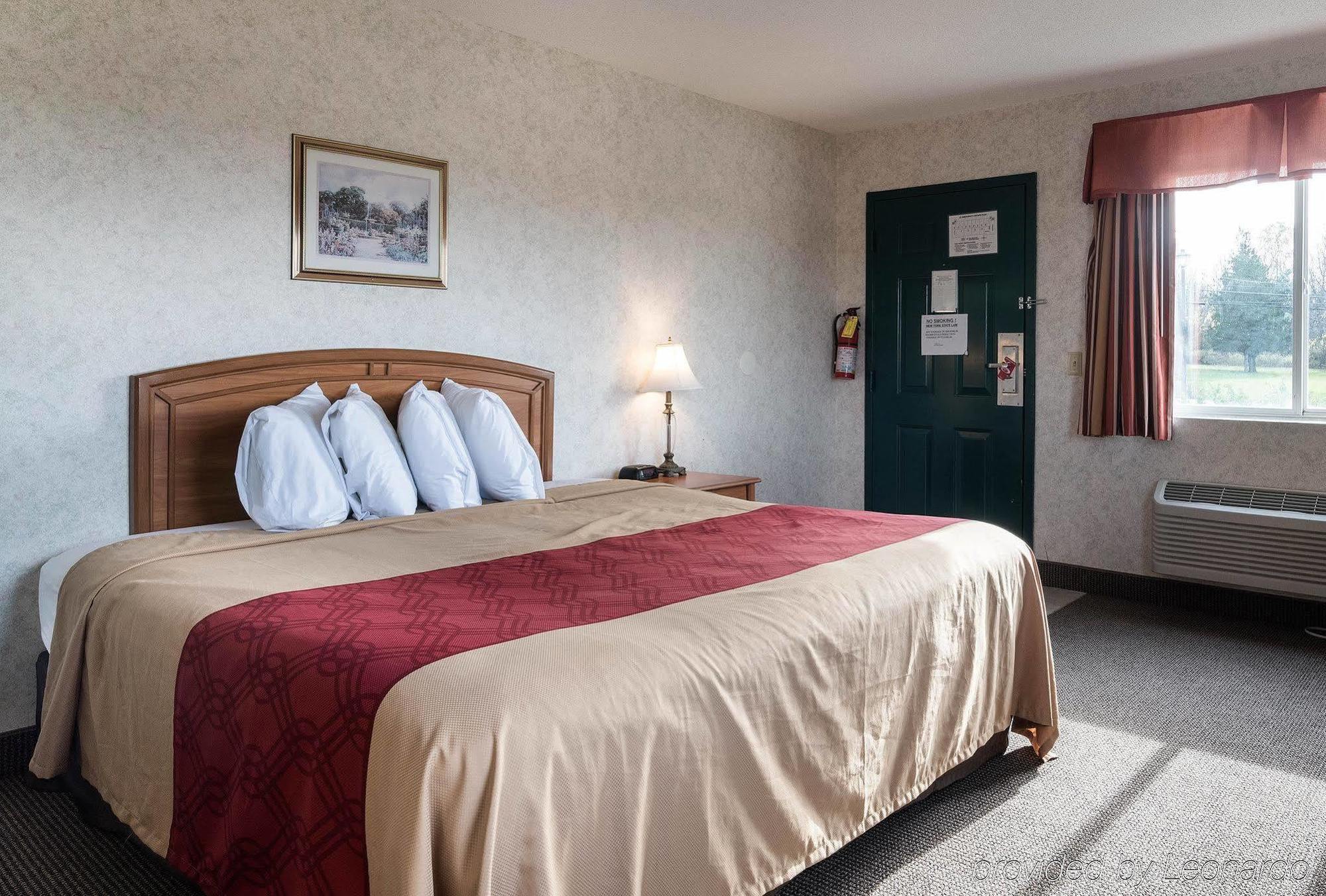 Econo Lodge Inn&Suites Canandaigua Esterno foto
