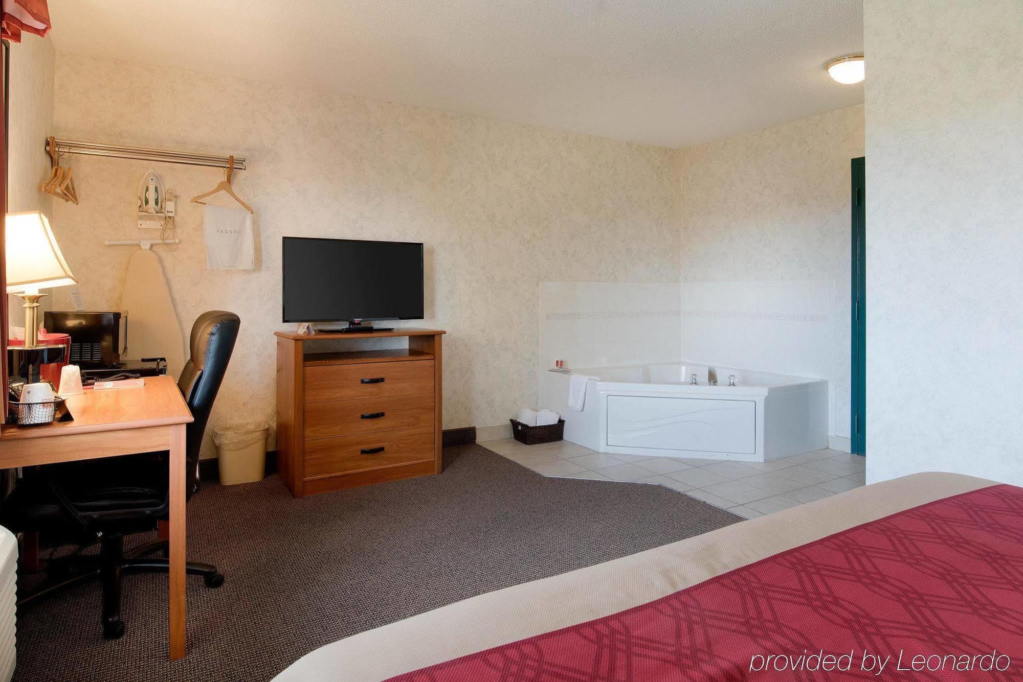 Econo Lodge Inn&Suites Canandaigua Esterno foto